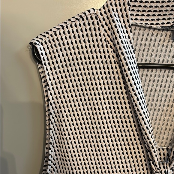 Adrianna Papell XL  Black and cream Sleeveless Blouse - Picture 3 of 5